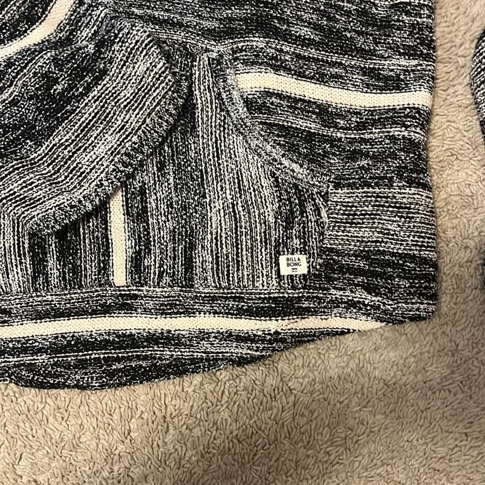 Worn Once, Perfect Condition, Super Soft Material - image 3